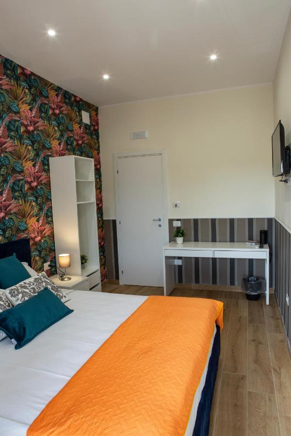 Airport Fly House Hotel Napoli Eksteriør billede